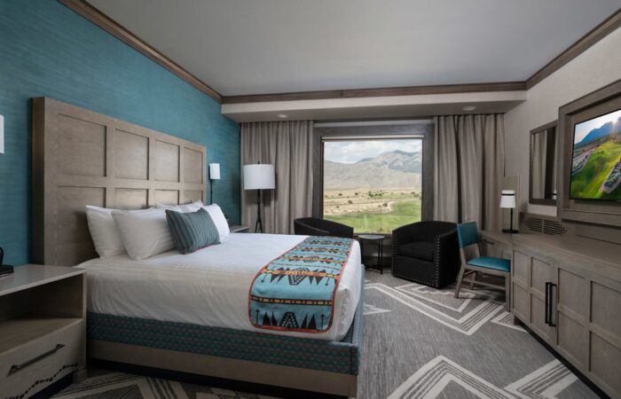 Suite Bedroom Mountain View